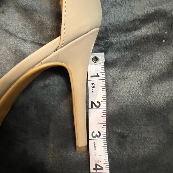 ElElax Nude Heels - Picture 4 of 6